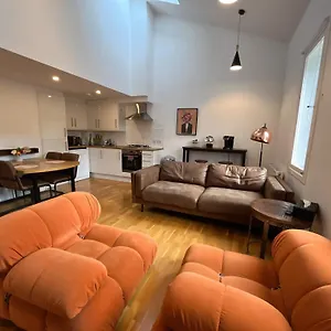 2 Bed 2 Bath With Private Parking , Edimburgo Reino Unido